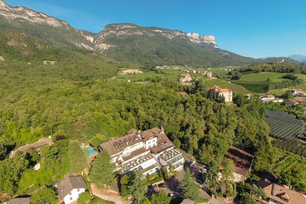 Hotel Lambrechtshof Appiano Sulla Strada Del Vino Exterior photo