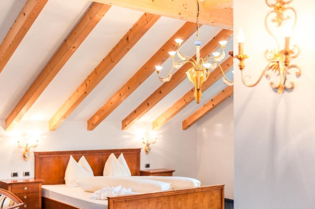 Hotel Lambrechtshof Appiano Sulla Strada Del Vino Room photo